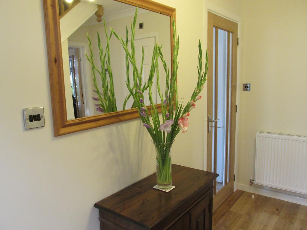 Albertine ,A Warm Welcome Awaits You ,Offering Room Only Or Bed And Breakfast ,Ideal Location For Solent Way ,High Street ,Isle Of Wight ,New Forest Lymington Eksteriør bilde